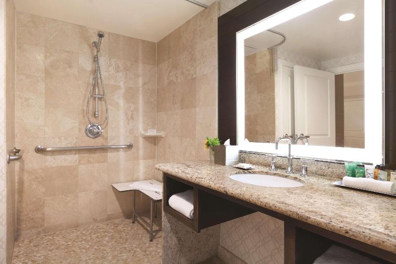 스탠다드 룸 퀸사이즈 침대, Hilton Los Angeles/san Gabriel