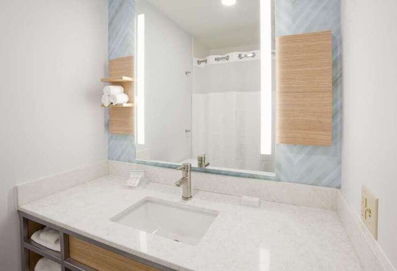 غرفة قياسية سرير ملكى, Hilton Los Angeles/san Gabriel