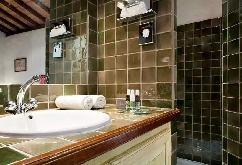 اتاق استاندارد, Le Castellas Hotel & Spa Teritoria
