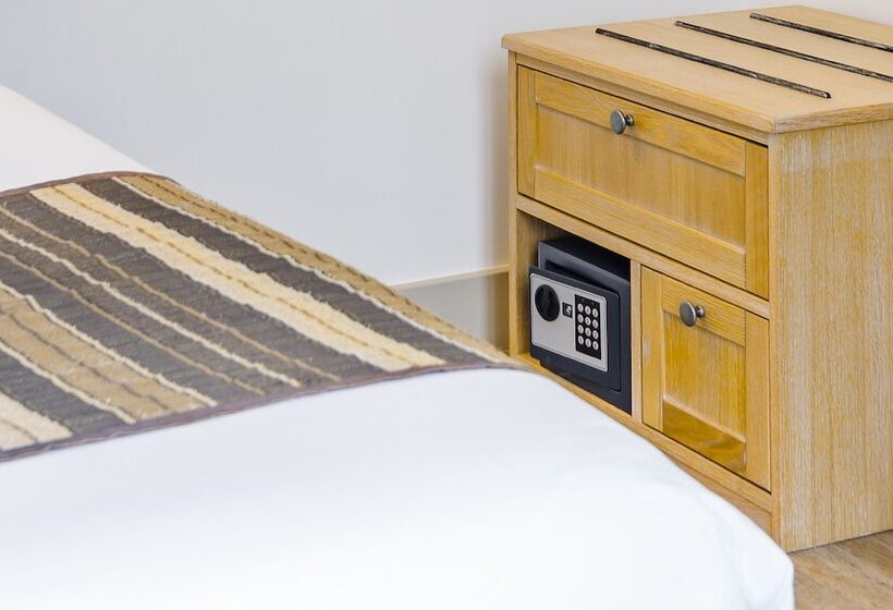 スタンダードトリプルルーム, Korner Eiffel