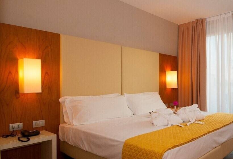 סוויטת ג'וניור, La Rondinaia in Eurocongressi