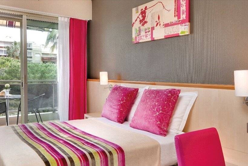 테라스가 있는 클래식룸, The Originals Boutique, Hôtel Les Strélitzias, Antibes Juan Les Pins