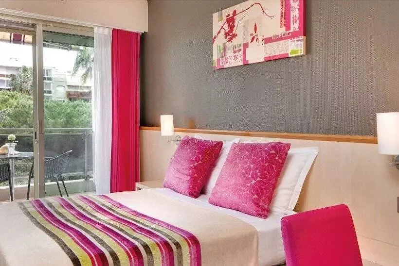اتاق کلاسیک با تراس, The Originals Boutique, Hôtel Les Strélitzias, Antibes Juan Les Pins