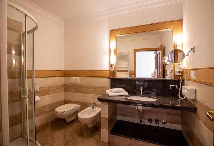 Полулюкс, Aktiv & Wellnesshotel Zentral