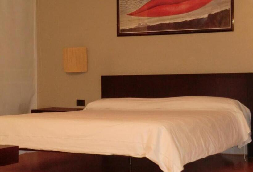 غرفة قياسية, Al Gabbiano