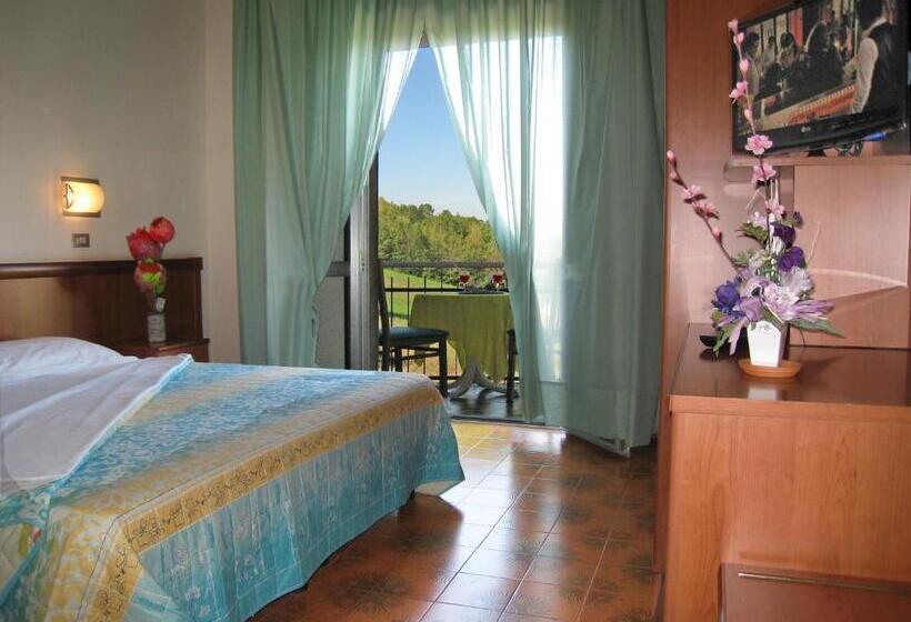 غرفة قياسية ثلاثية, Albergo Boomerang