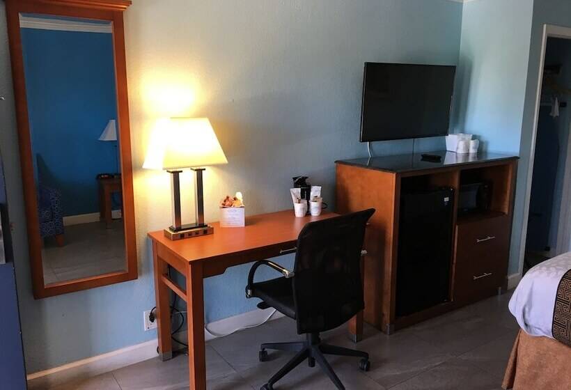 غرفه قياسيه سريرين مزدوجين, Days Inn By Wyndham Florida City