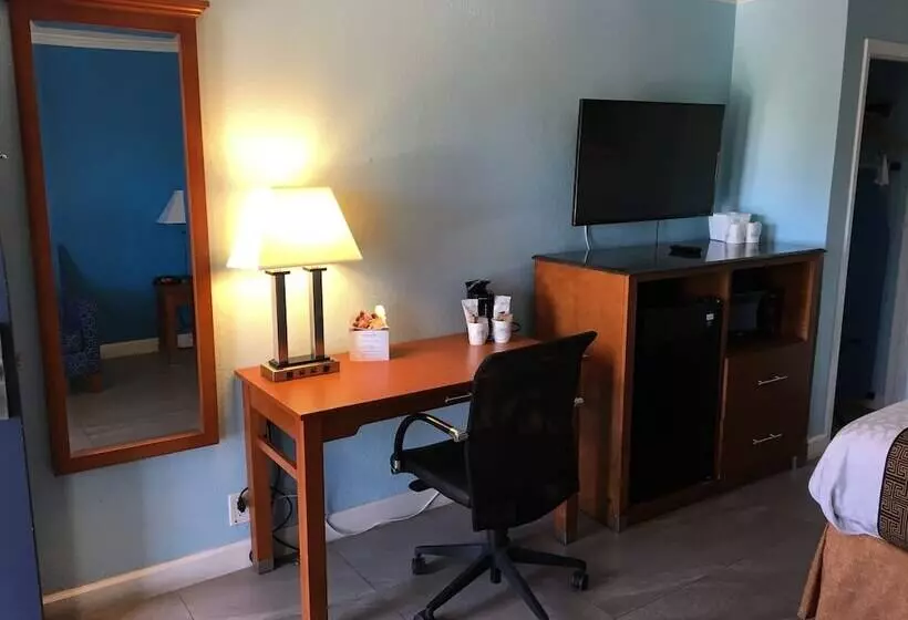 ２ダブルベッドのスタンダードルーム, Days Inn By Wyndham Florida City