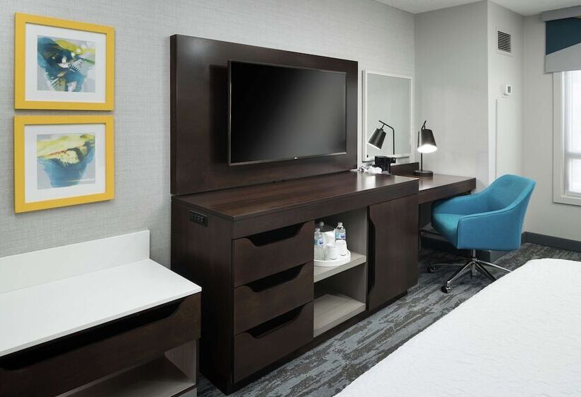 스탠다드 룸 더블 침대, Hampton Inn & Suites Memphis Beale Street