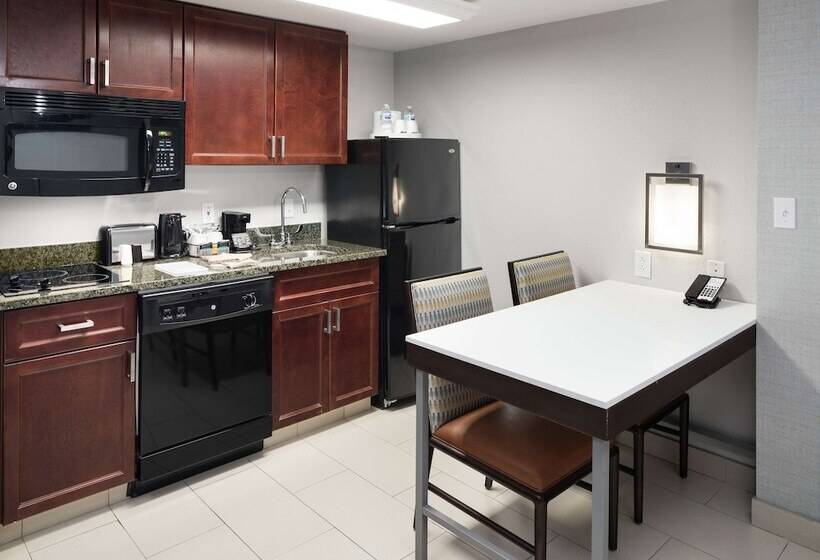 발코니가 있는 스위트, Hampton Inn & Suites Memphis Beale Street