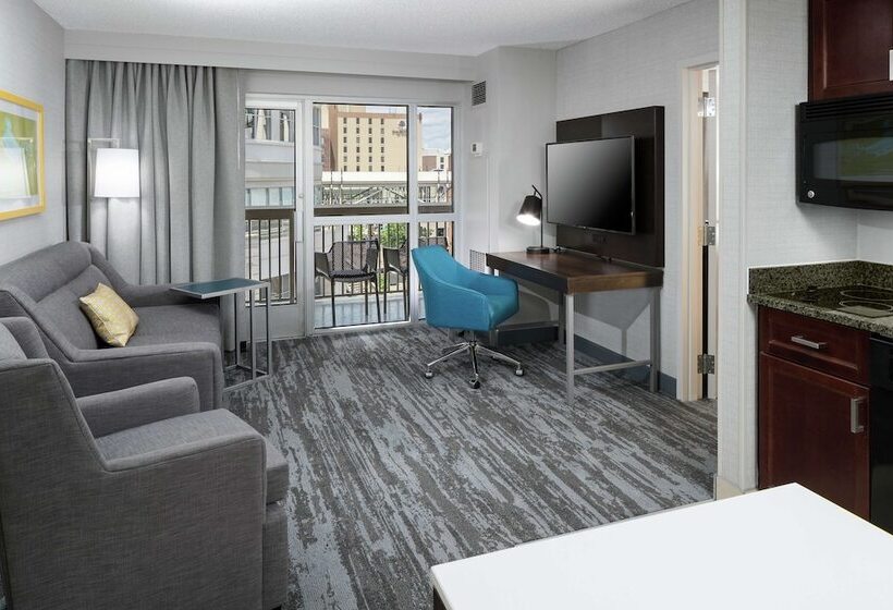 발코니가 있는 스위트, Hampton Inn & Suites Memphis Beale Street