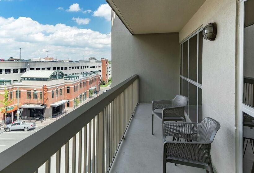 발코니가 있는 스위트, Hampton Inn & Suites Memphis Beale Street