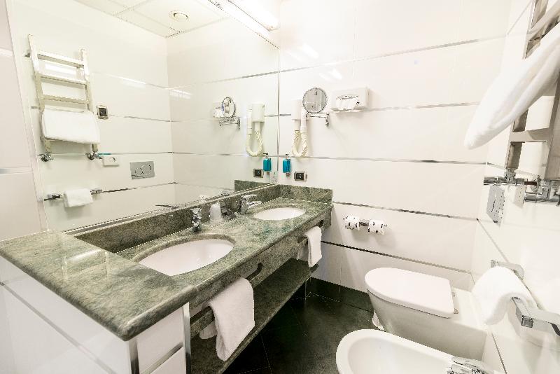 חדר סטנדרט, מיטת קינג, מותאם לאדם עם מוגבלויות, Hampton Inn Cincinnati Airportnorth