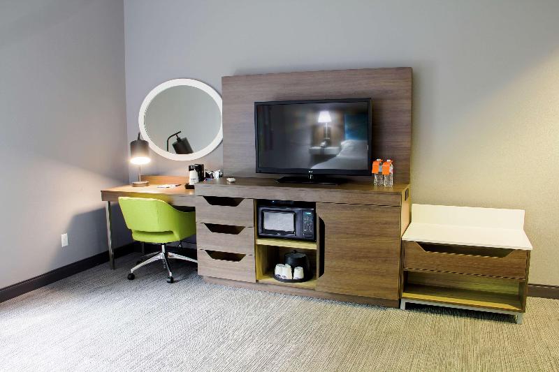 스탠다드 스튜디오 킹침대, Hampton Inn Danville