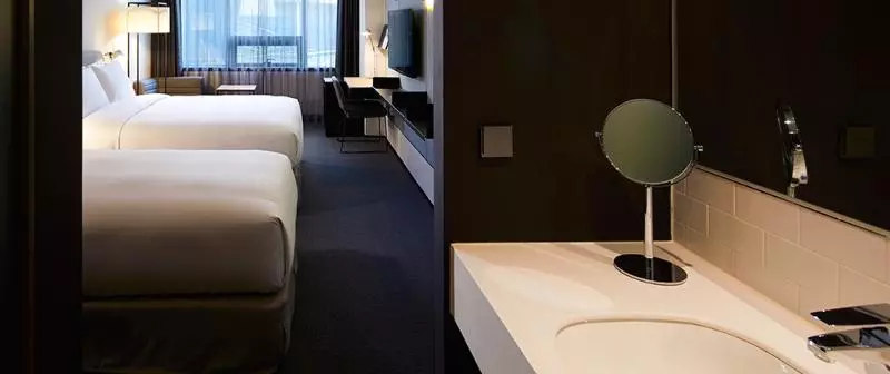 キングサイズベッドのスタンダードルーム, Hampton Inn Perry