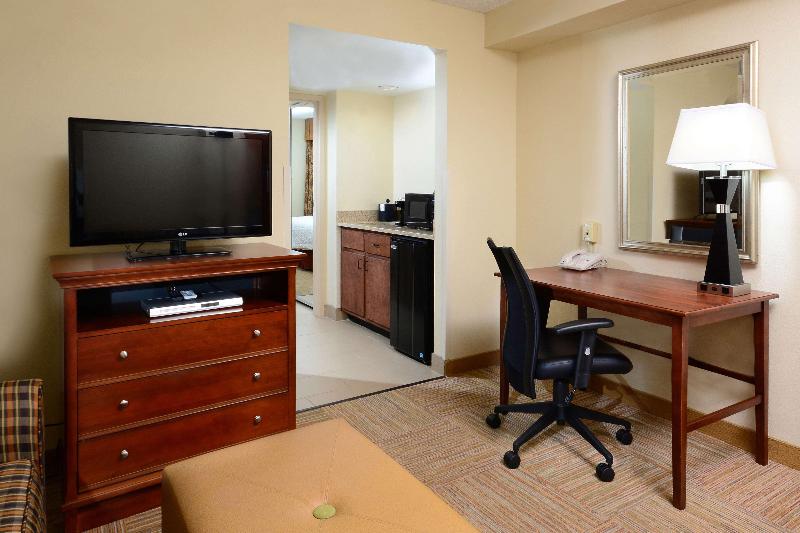 스위트 킹사이즈 침대, Hampton Inn Raleigh Capital Blvd. North