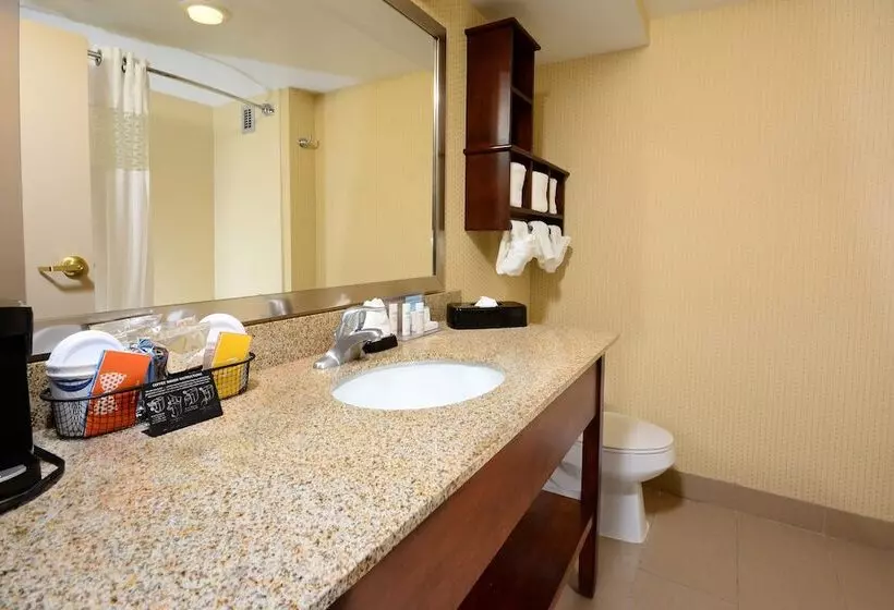 اتاق استاندارد, Hampton Inn Raleigh Capital Blvd. North