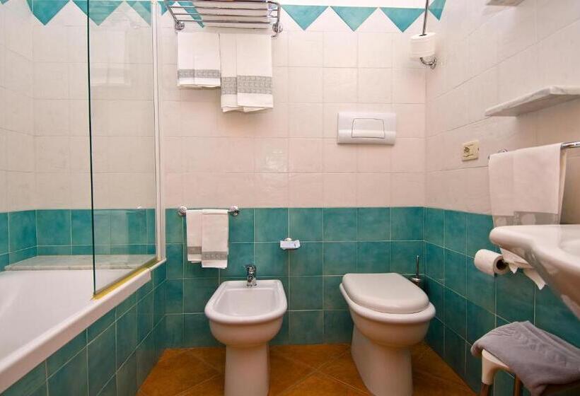 חדר סטנדרט לארבעה, Il Querceto