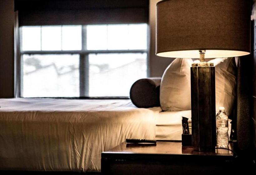 ジュニアスイート, Ironworks