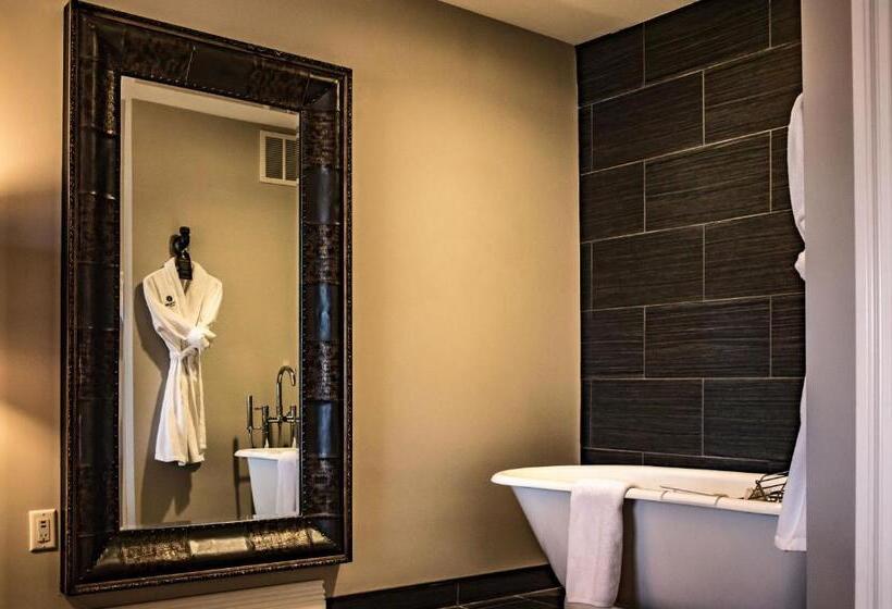 ジュニアスイート, Ironworks