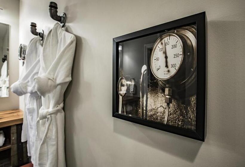 スイート, Ironworks