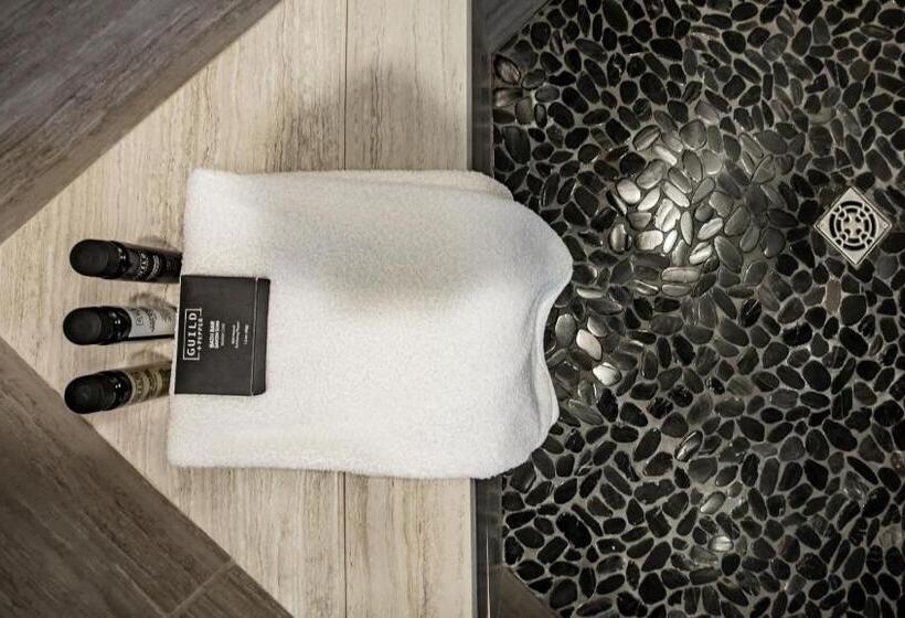 スイート, Ironworks