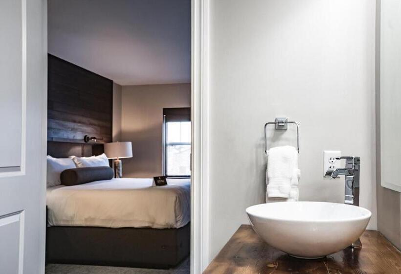 スイート, Ironworks