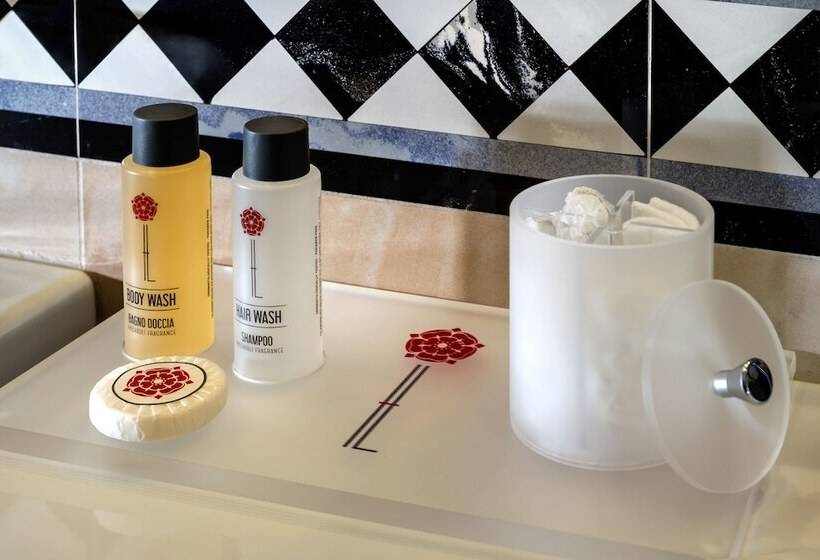 标准三人间, Lancaster