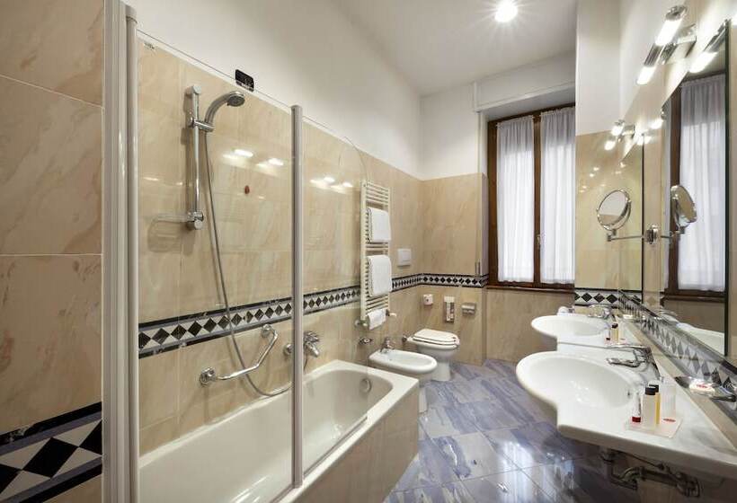 高级大房间, Lancaster