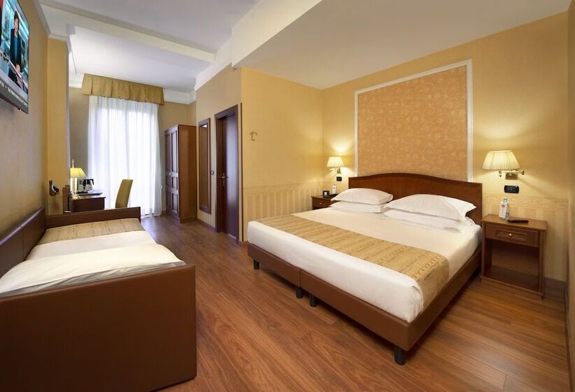 标准三人间, Lancaster