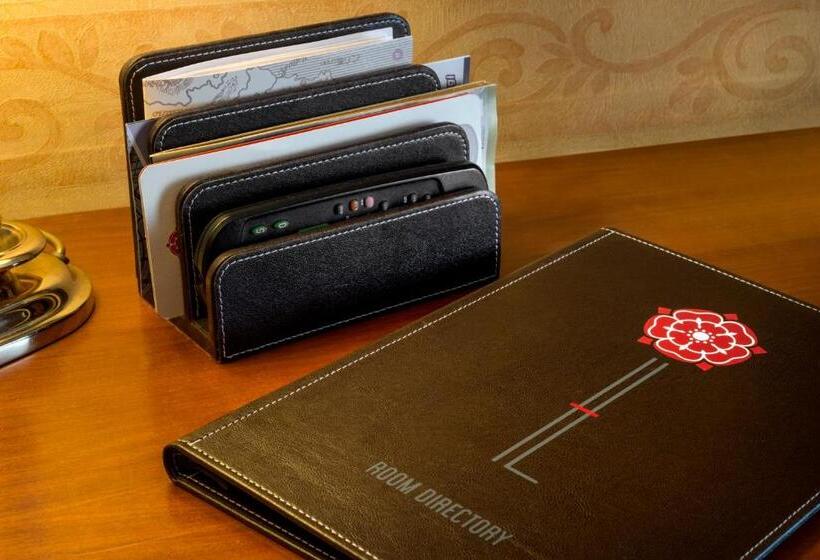 标准单人间, Lancaster