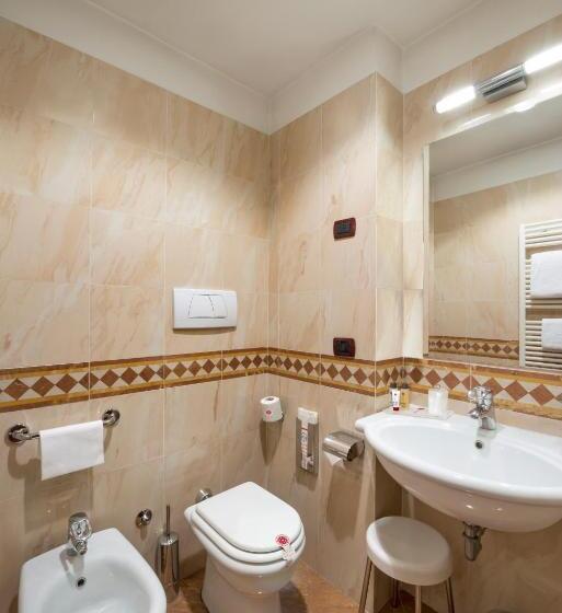 标准单人间, Lancaster