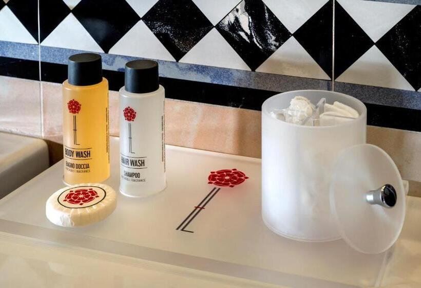 标准单人间, Lancaster