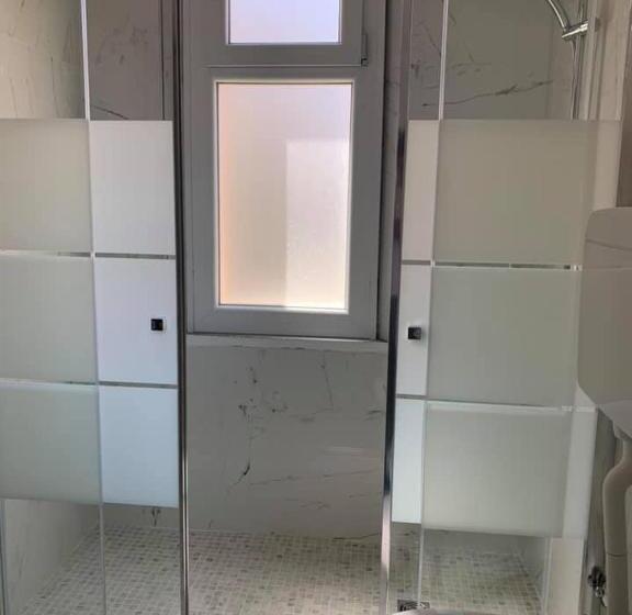 标准三人间, Marittima