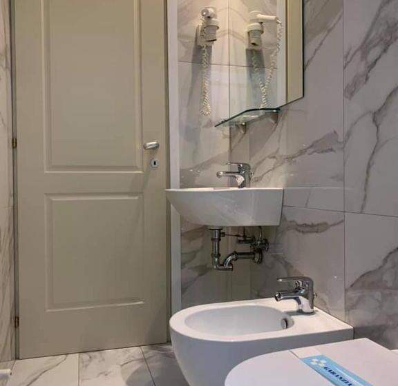 经典四人房间, Marittima