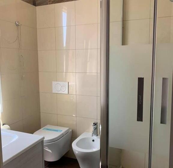 经典四人房间, Marittima