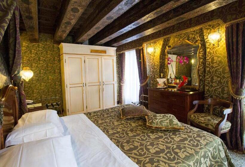 Klasik Oda, Palazzo Abadessa