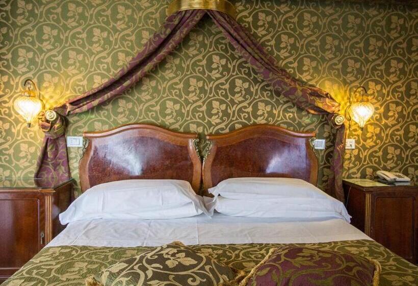 Klasik Oda, Palazzo Abadessa