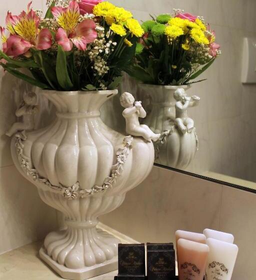 Manzaralı Süit, Palazzo Abadessa