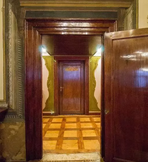 سوئیت با چشم‌انداز, Palazzo Abadessa