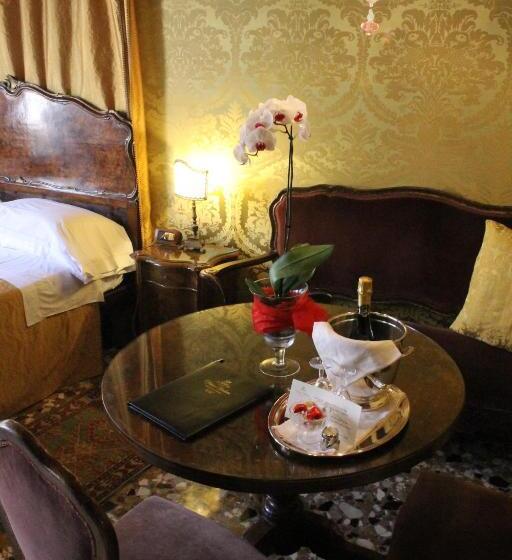 Manzaralı Süit, Palazzo Abadessa