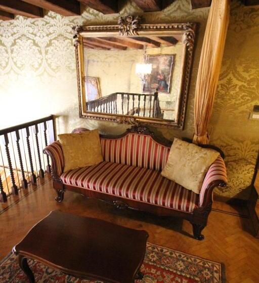 Manzaralı Süit, Palazzo Abadessa