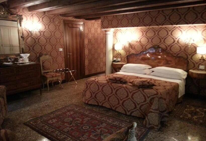 اتاق سوپریور با چشم‌انداز باغ, Palazzo Abadessa