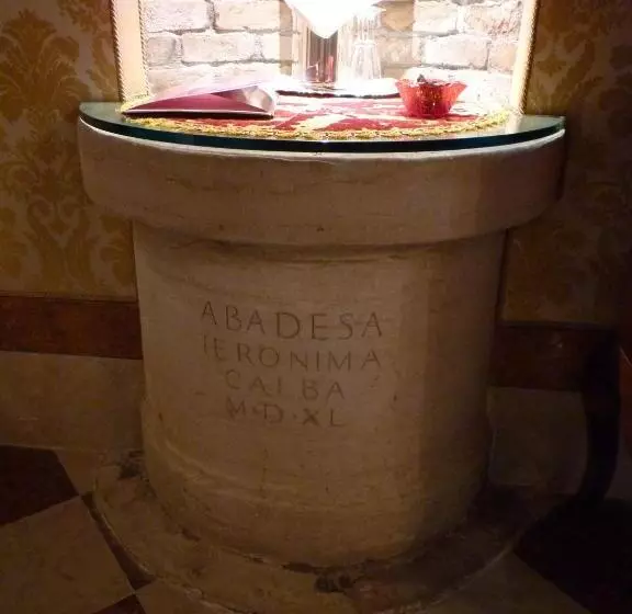 اتاق کلاسیک در طبقه همکف, Palazzo Abadessa
