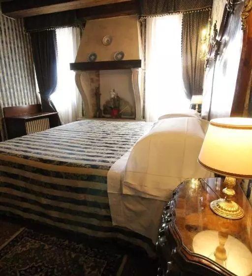اتاق لوکس با چشم‌انداز باغ, Palazzo Abadessa