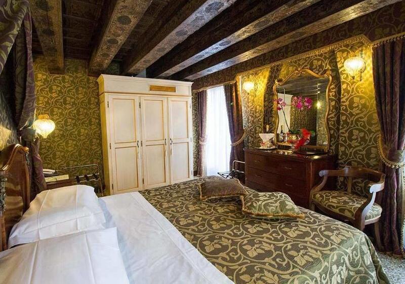 Klasik Oda, Palazzo Abadessa