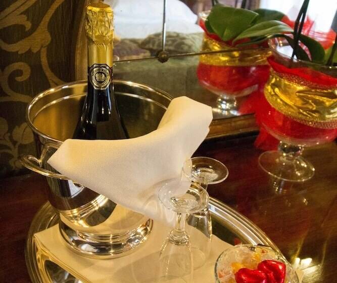 Klasik Oda, Palazzo Abadessa