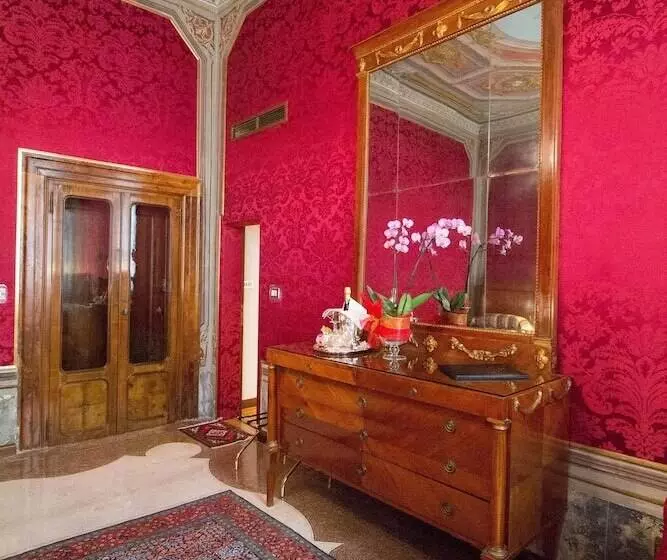 سوییت جونیور, Palazzo Abadessa