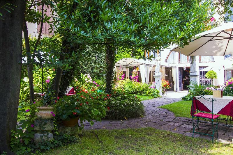 Bahçe Manzaralı Delüks Oda, Palazzo Abadessa