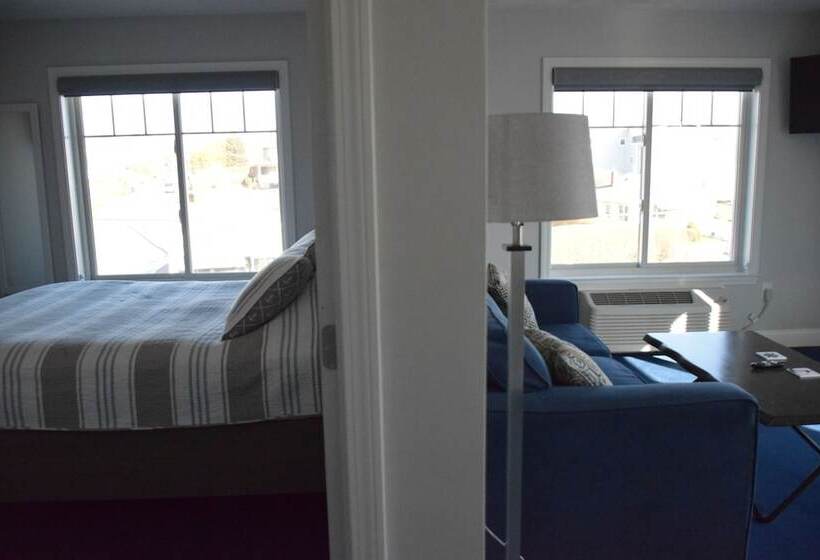 Люкс, Rhea's Inn By The Sea